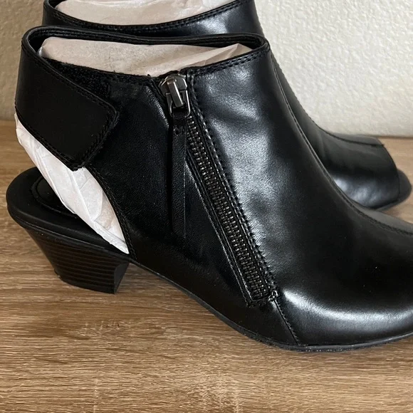 Earth Black Leather Peep-Toe Ankle Boots - Picture 4 of 6